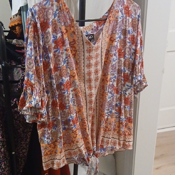Gigio Tops - Boho Floral Blouse with Tie-Front